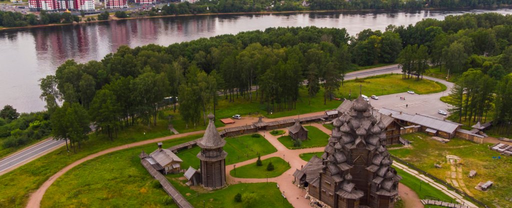 Церковь Покрова Пресвятой Богородицы в усадьбе Богословка,  - Фото с квадрокоптера