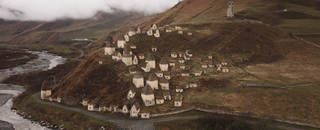 «Город мертвых» в Даргавсе,  - Фото с квадрокоптера