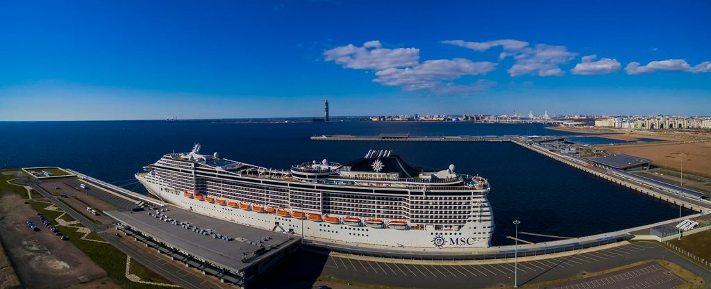 Круизный лайнер MSC Fantasia,  - Фото с квадрокоптера