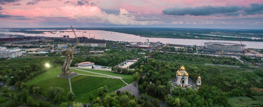 Мамаев курган на закате, Волгоград - Фото с квадрокоптера