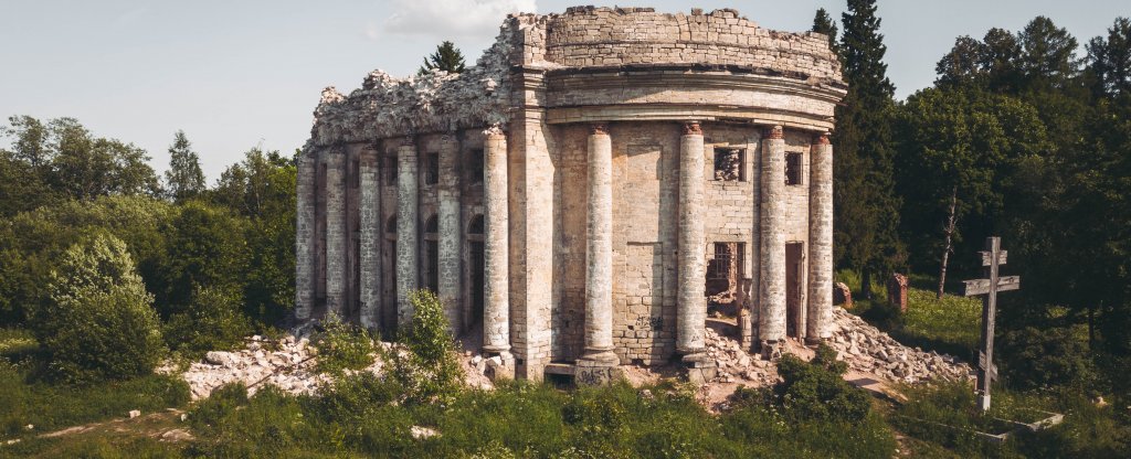 Фото заброшенной церкви, Гатчина - Фото с квадрокоптера