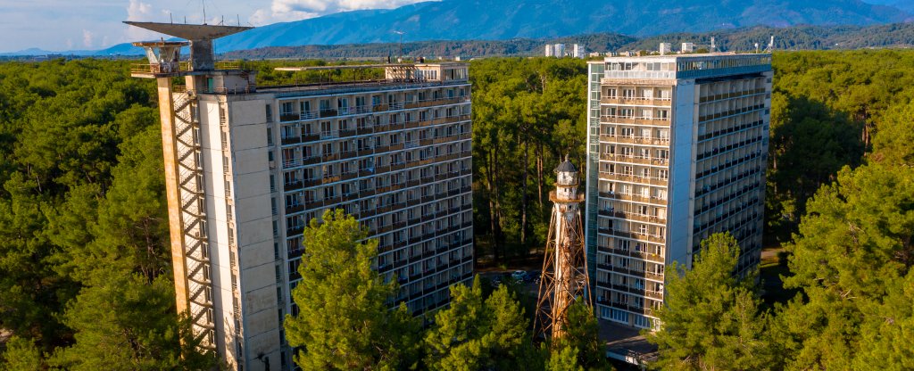 Старый маяк в Пицунде, Пицунда - Фото с квадрокоптера