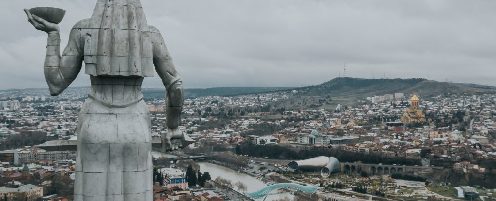 Мемориал Тбилиси, Грузия,  - Фото с квадрокоптера