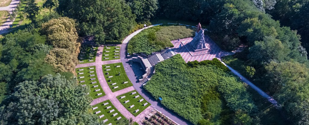 Памятник Красной Армии, Зеелов, Германия,  - Фото с квадрокоптера