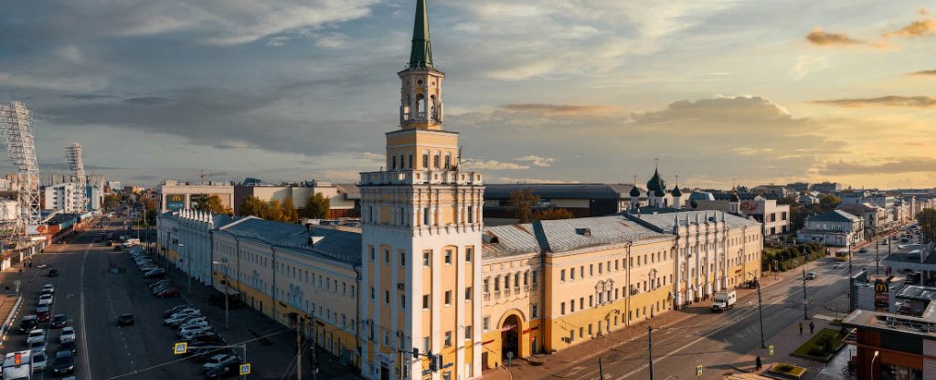 Здание бывших Вознесенских казарм, Ярославль - Фото с квадрокоптера