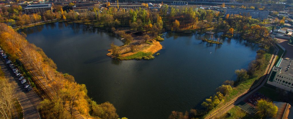 Пруд в форме сердца. Реутов,  - Фото с квадрокоптера