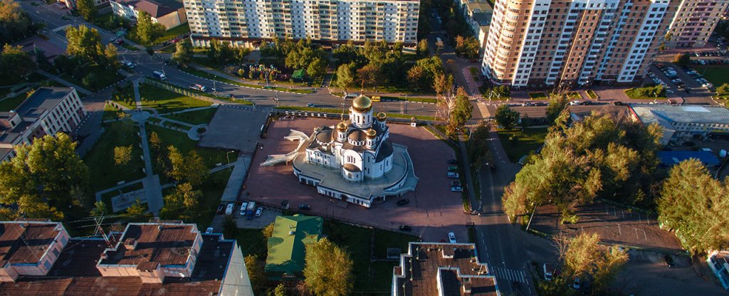 Троицкая церковь, Реутов,  - Фото с квадрокоптера