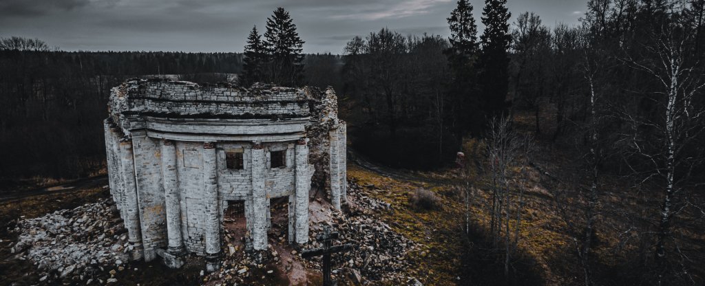 Церковь Святой Троицы в деревне Пятая Гора, Гатчина - Фото с квадрокоптера