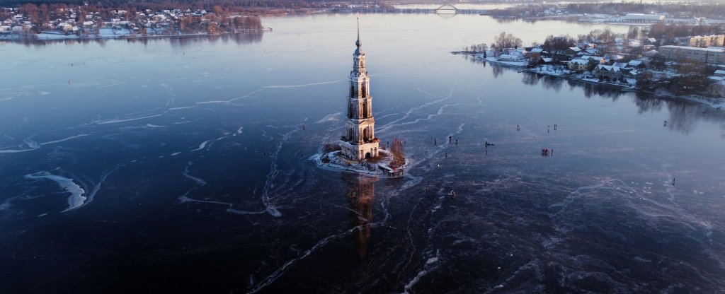 Замёрзшая колокольня в г.Калязин, Калязин - Фото с квадрокоптера