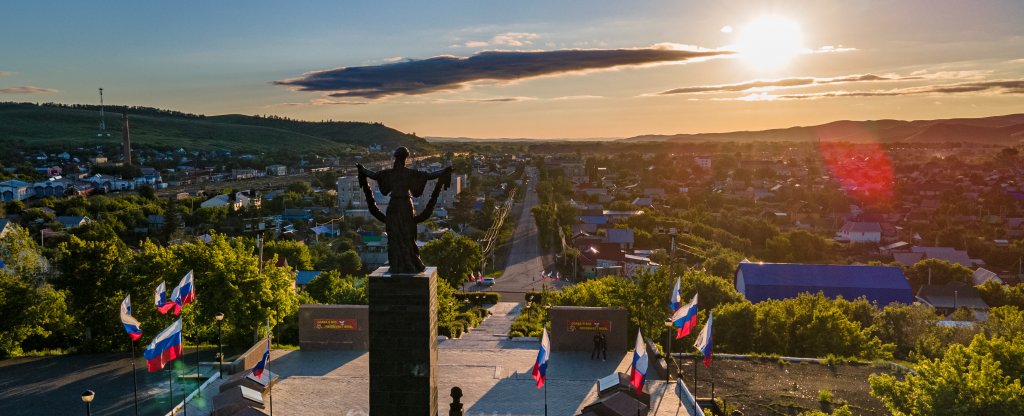 Мемориал Славы «Родина Мать», Кувандык - Фото с квадрокоптера