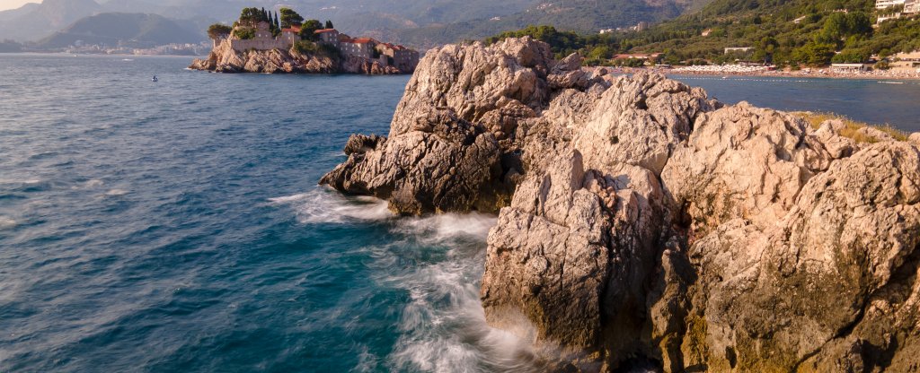 Waves, Montenegro,  - Фото с квадрокоптера