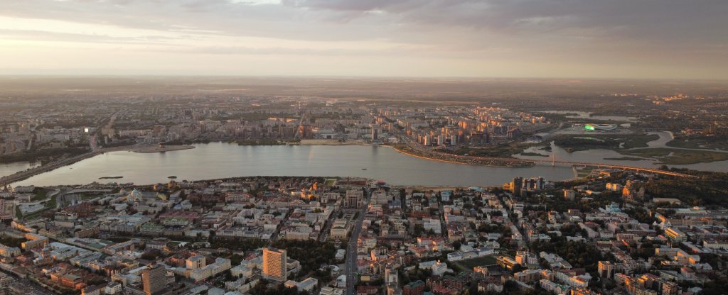 Казань вид в осенью в центре городе,  - Фото с квадрокоптера