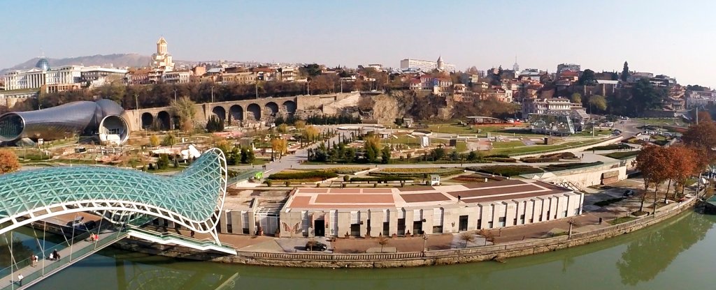 Тбилиси Грузия ноябрь 2016,  - Фото с квадрокоптера