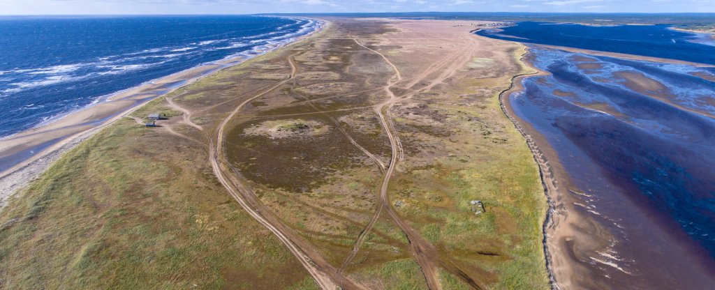 Кузомень, слияние реки Варзуга и Белого моря, Кандалакша - Фото с квадрокоптера