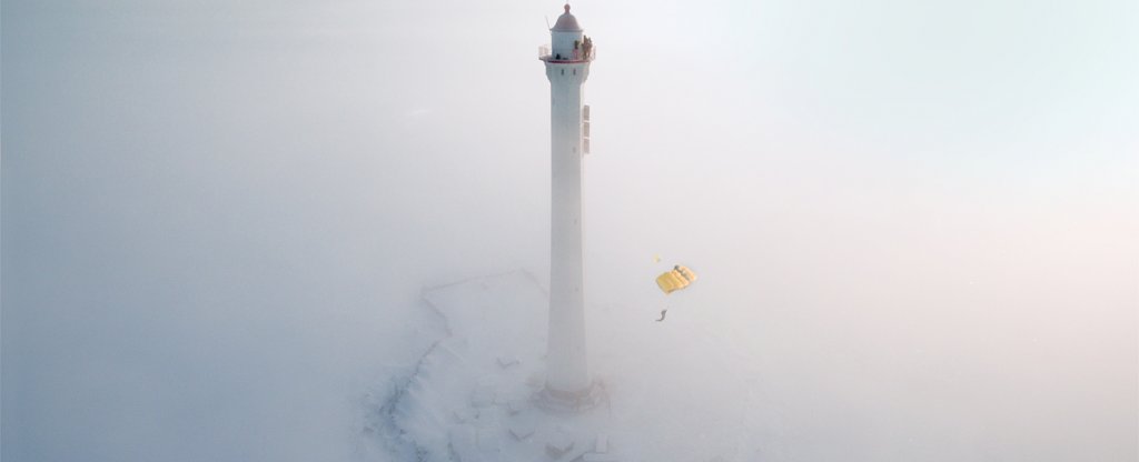 Бейсджампер,  - Фото с квадрокоптера