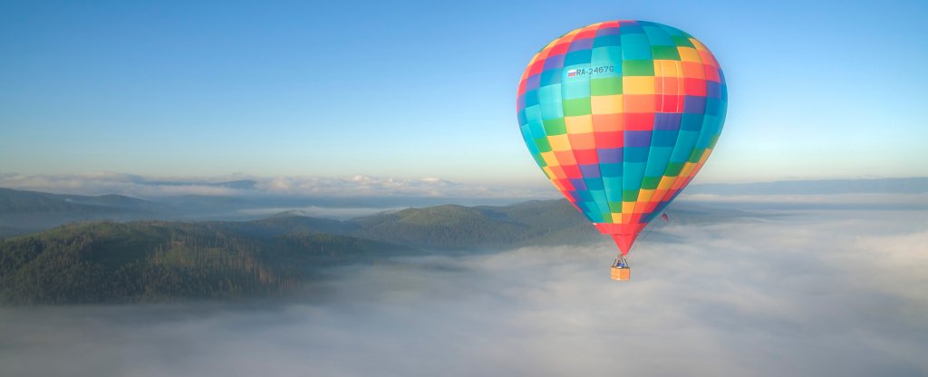 Воздушный шар. Туман. Горы,  - Фото с квадрокоптера