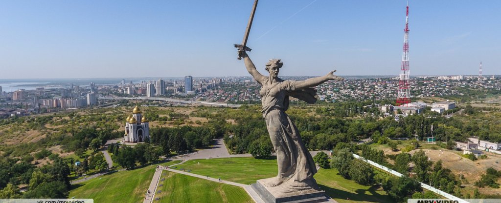 Родина-Мать на Мамаевом Кургане в Волгограде, Волгоград - Фото с квадрокоптера