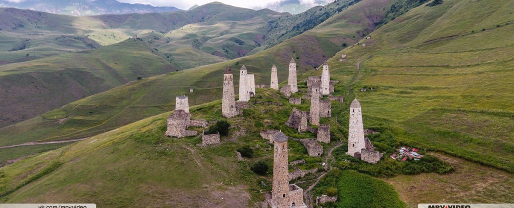 Старинные боевые башни в Ингушетии, Назрань - Фото с квадрокоптера
