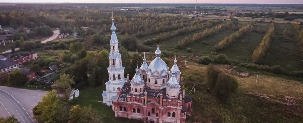 Собор в деревне Старополье, Санкт-Петербург - Фото с квадрокоптера