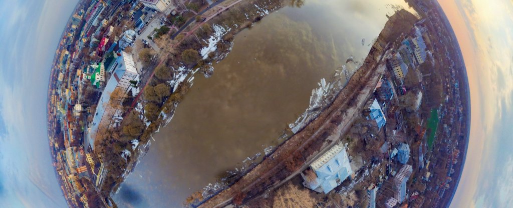 Планета Вологда на закате весной,  - Фото с квадрокоптера