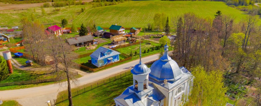 с. Покровское . Усадьба Брянчаниновых . Покровский храм,  - Фото с квадрокоптера