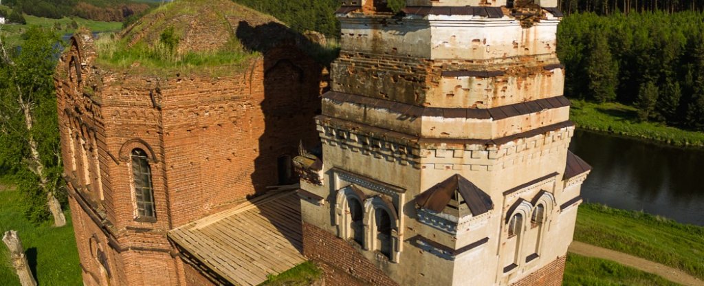 Храм в с. Исетское Свердловской обл.,  - Фото с квадрокоптера