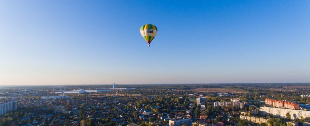 Полет воздушного шара над городом, Серпухов - Фото с квадрокоптера