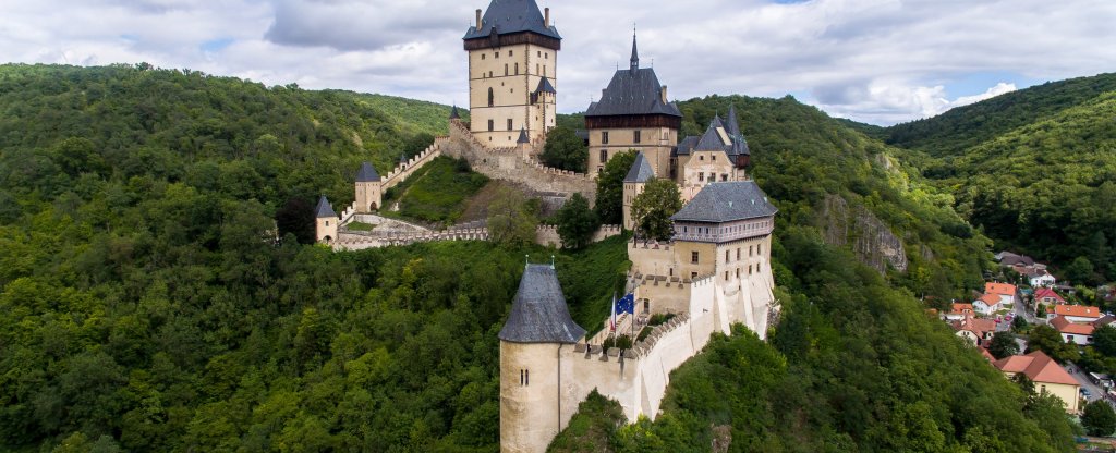 Замок в Чехии,  - Фото с квадрокоптера