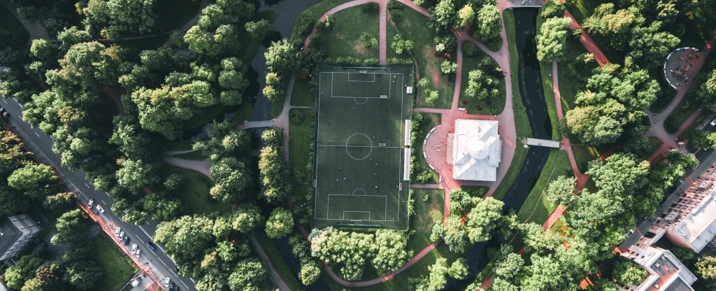 Футбольное поле в центре Спб,  - Фото с квадрокоптера