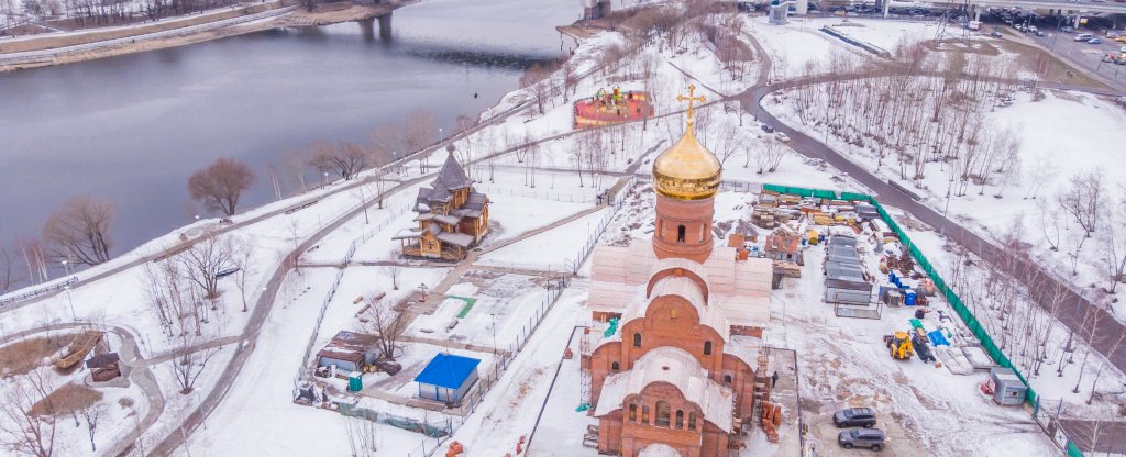 Строящейся храм рядом с Храмом-часовни иконы Божией Матери «Троеручица» в Орехове-Борисове,  - Фото с квадрокоптера