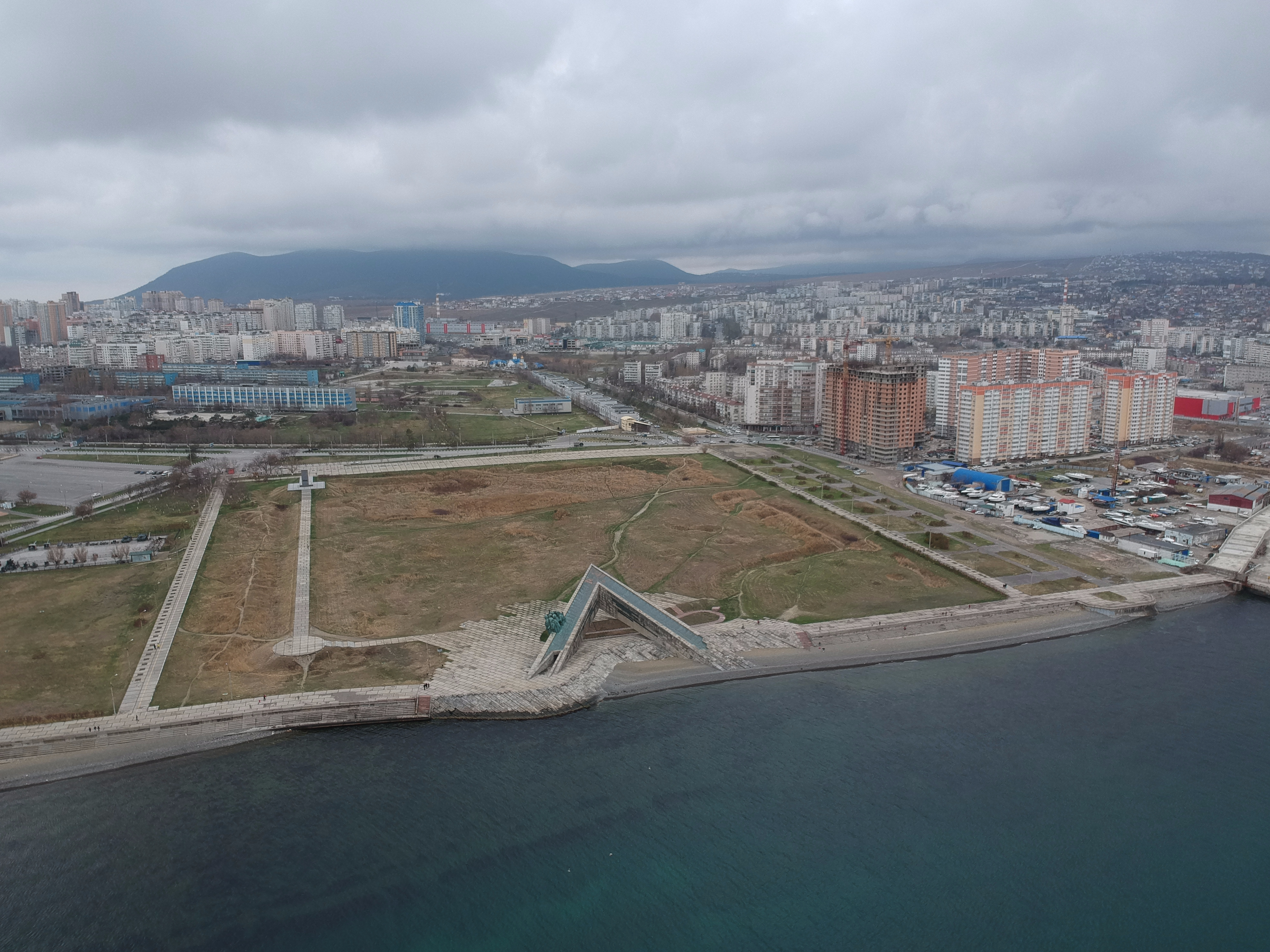 Приморский новороссийск. Новороссийск / Novorossiysk вид сверху. Мыс Пенай Новороссийск. Новороссийск Южный район вид сверху. Новороссийск с высоты птичьего полета.