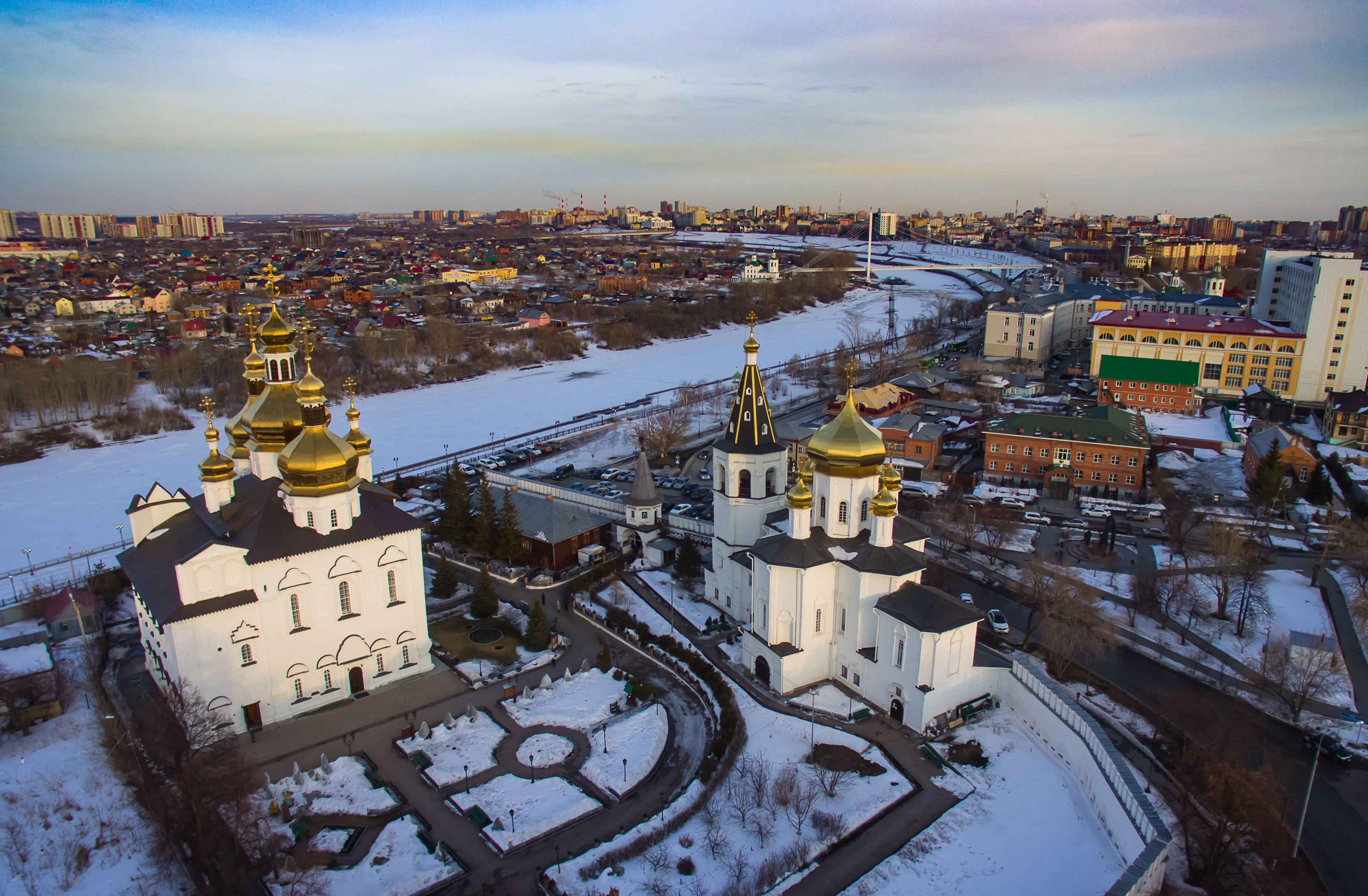 Тобольский Кремль с высоты птичьего полета. Тюмень с квадрокоптера. Фотографию Тобольского монастыря с высоты птичьего полета. Тобольск Кремль фото.