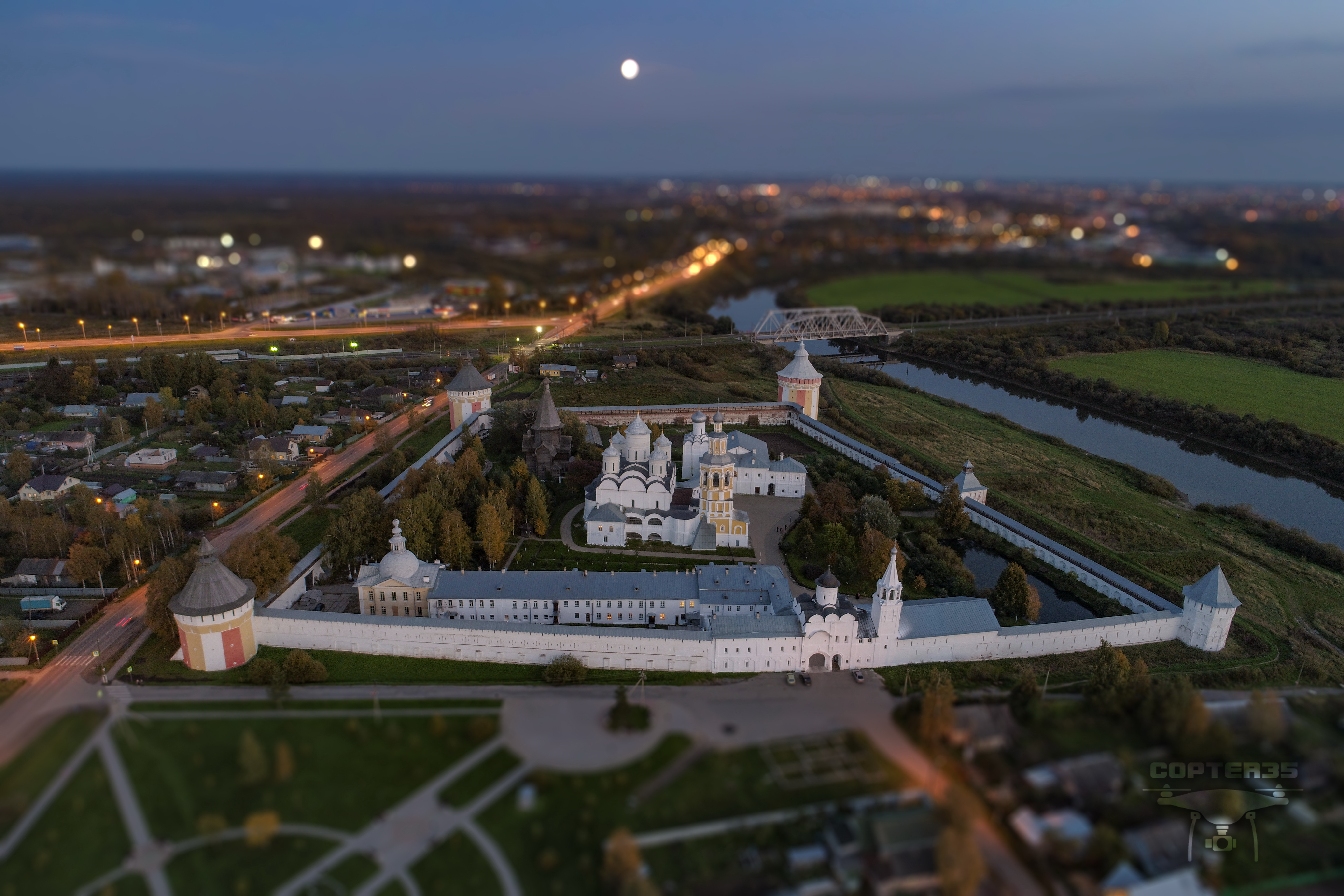 Симоновский монастырь Москва с коптера панорама