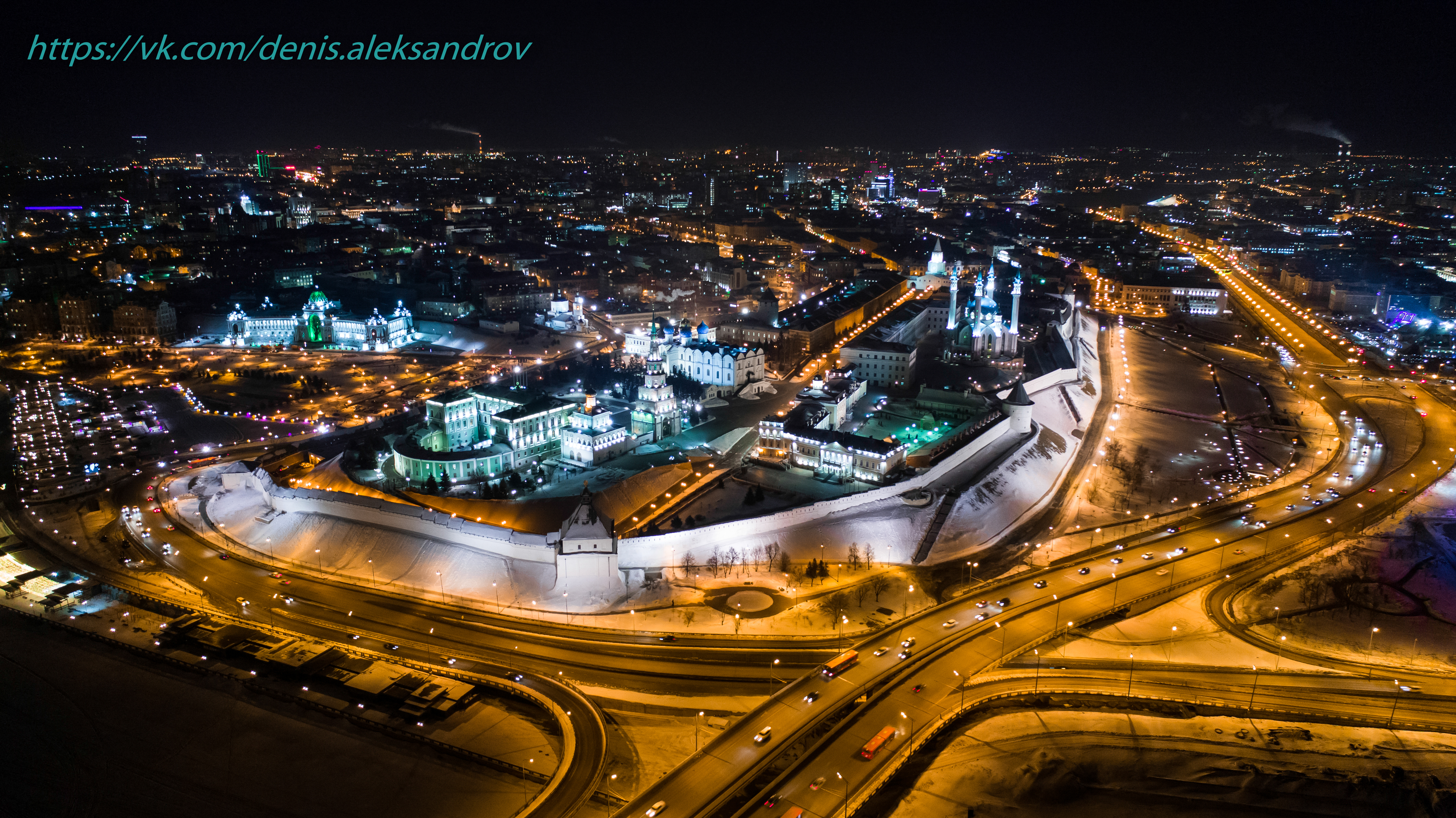 Казанский кремль ночью - Фото с высоты птичьего полета, съемка с  квадрокоптера - PilotHub